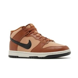 Mens Nike Dunks Amber Brown Size 8.